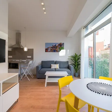 Apartament Loft - Side Sea Views - Aircon & Wifi