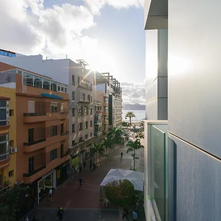 Apartament Loft - Side Sea Views - Aircon & Wifi